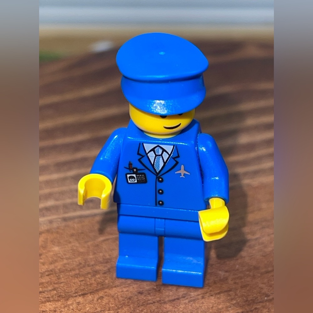 LEGO air046 Airways Pilot Minifigure Airport Crew – Loose